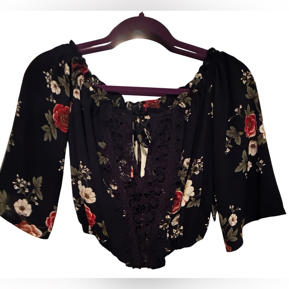 NWT PAPER HEART NAVY/BLACK FLORAL LACE OFF THE SHOULDER CROP TOP SIZE S